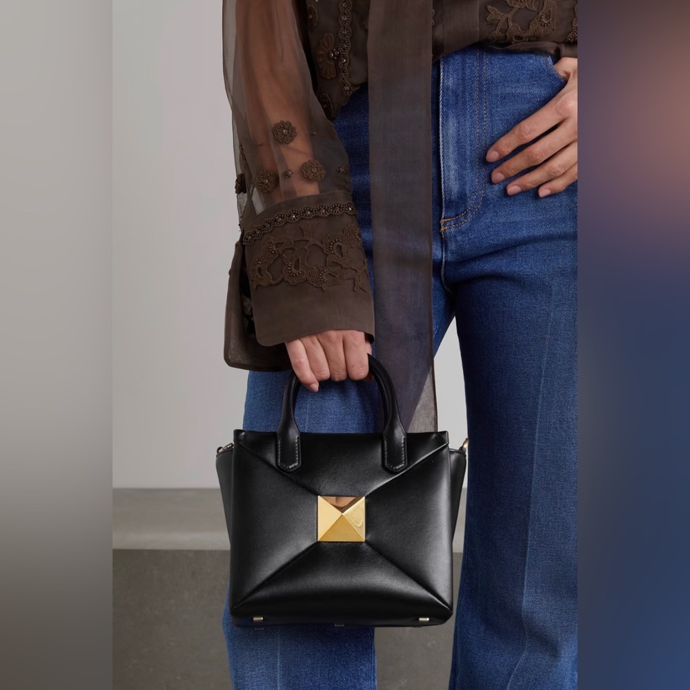 ♠️ Valentino Garavani one stud top handle bag♠️